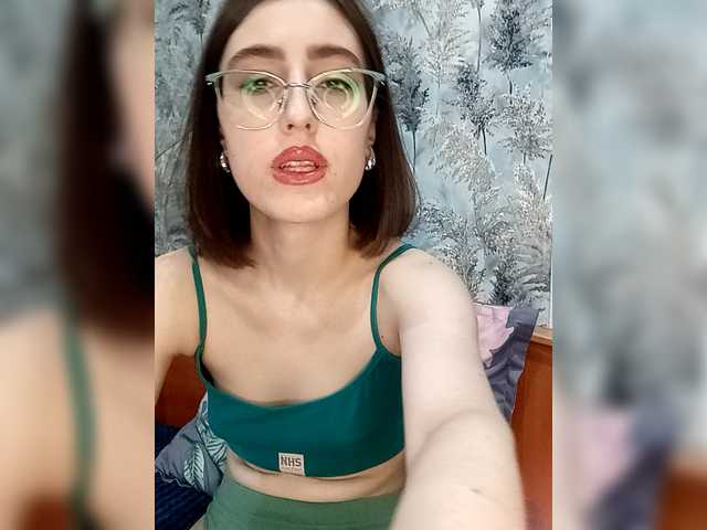 kiska-kira's BongaCams show and profile