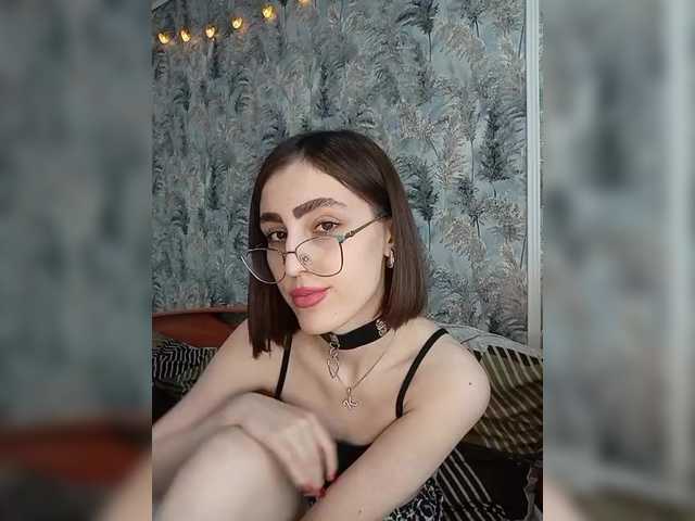 kiska-kira's BongaCams show and profile