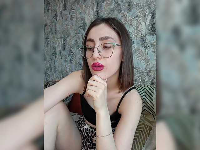 kiska-kira's BongaCams show and profile