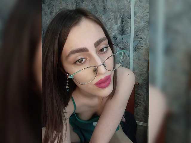 kiska-kira's BongaCams show and profile