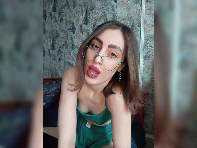 kiska-kira's BongaCams show and profile