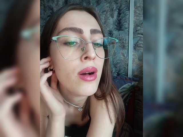 kiska-kira from BongaCams