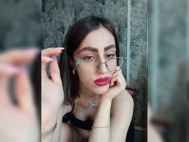 kiska-kira's BongaCams show and profile