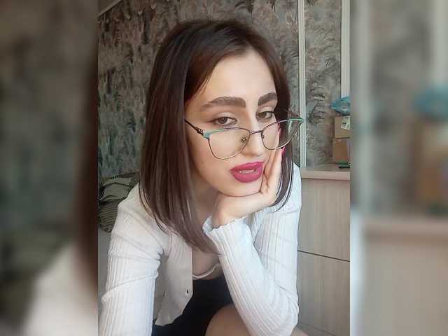 kiska-kira's BongaCams show and profile