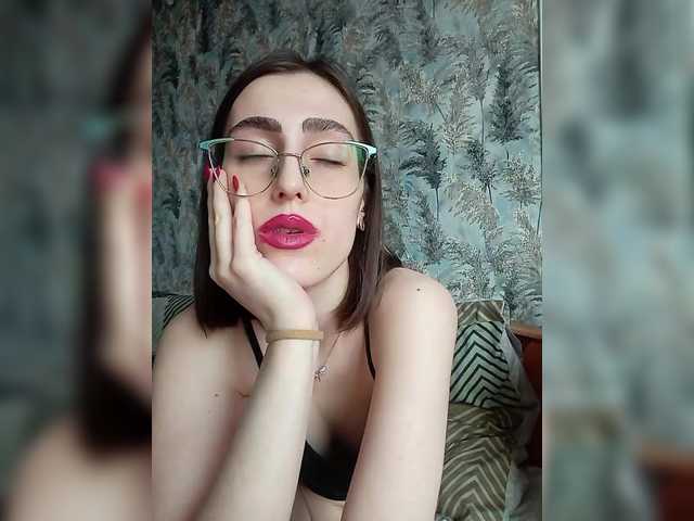 kiska-kira's BongaCams show and profile