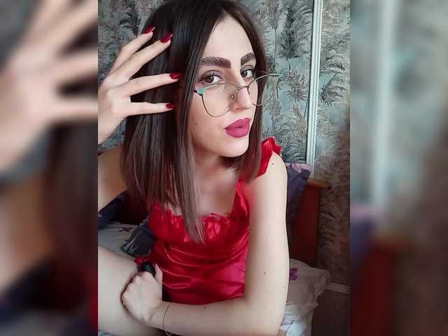 kiska-kira's BongaCams show and profile