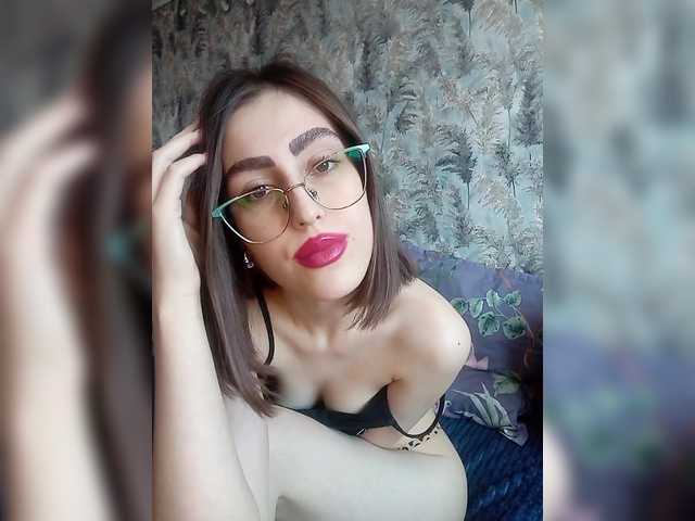 kiska-kira's BongaCams show and profile