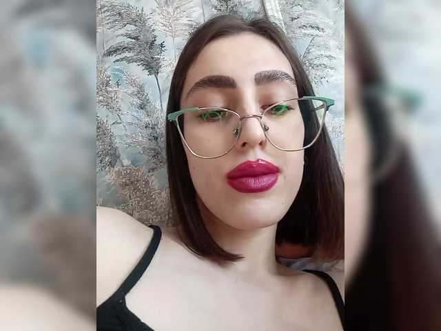 kiska-kira's BongaCams show and profile