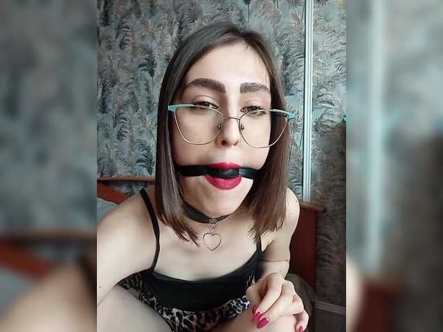 kiska-kira's BongaCams show and profile