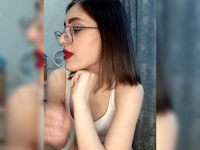 kiska-kira's BongaCams show and profile