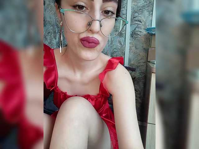 kiska-kira's BongaCams show and profile