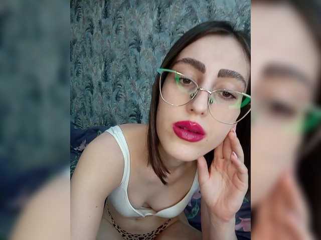 kiska-kira's BongaCams show and profile