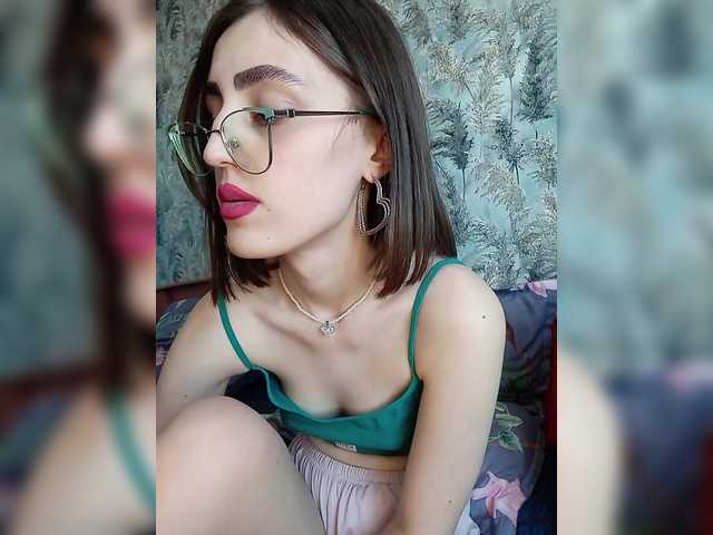 kiska-kira's BongaCams show and profile