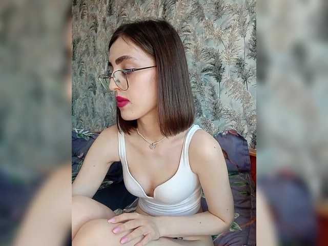 kiska-kira's BongaCams show and profile