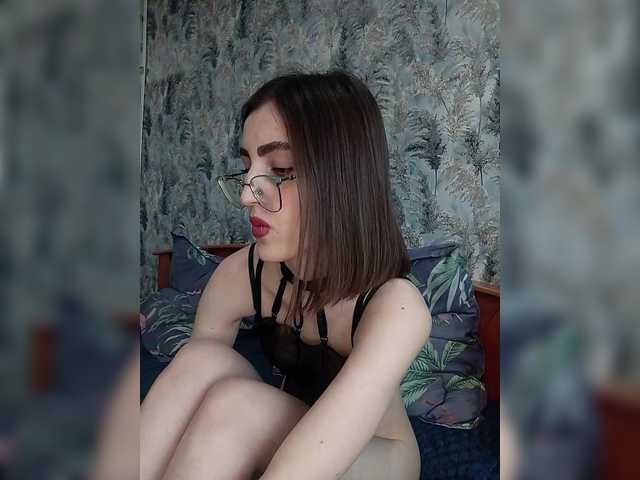 kiska-kira's BongaCams show and profile