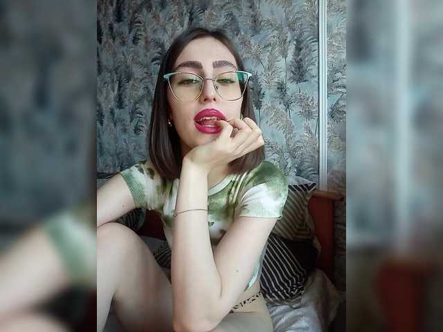 kiska-kira's BongaCams show and profile