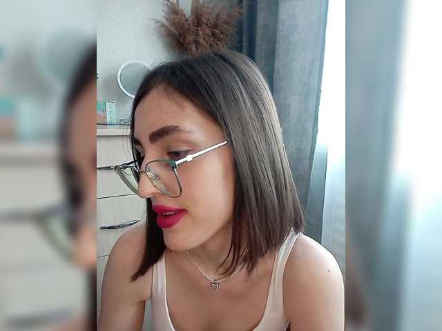 kiska-kira's BongaCams show and profile