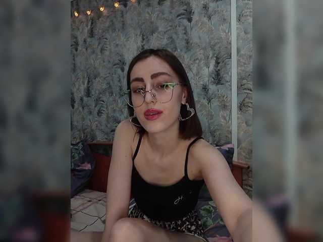 kiska-kira's BongaCams show and profile