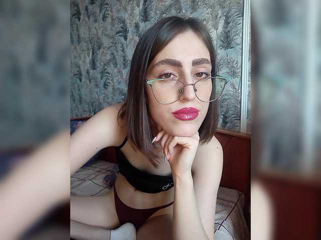 kiska-kira's BongaCams show and profile