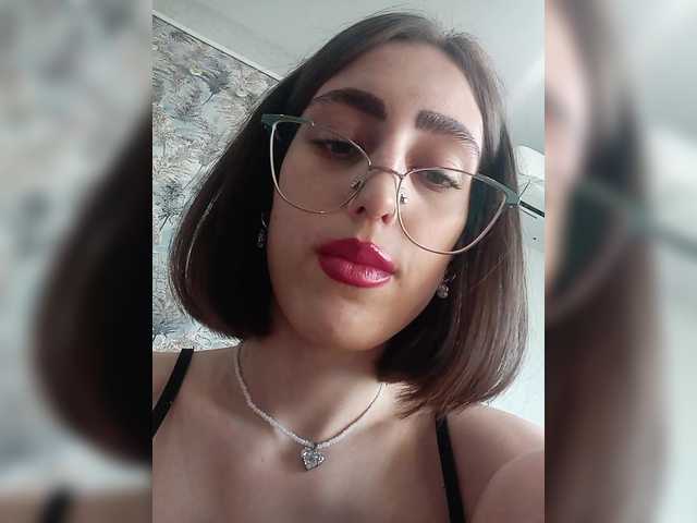 kiska-kira's BongaCams show and profile