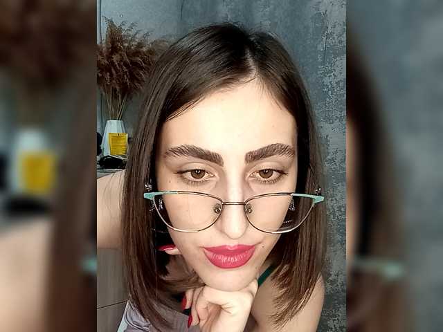 kiska-kira's BongaCams show and profile