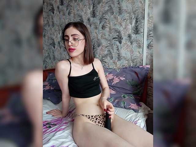 kiska-kira's BongaCams show and profile