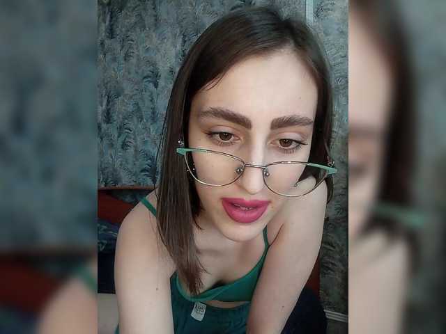 kiska-kira's BongaCams show and profile