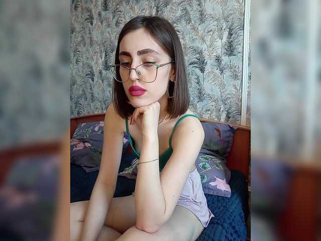 kiska-kira's BongaCams show and profile