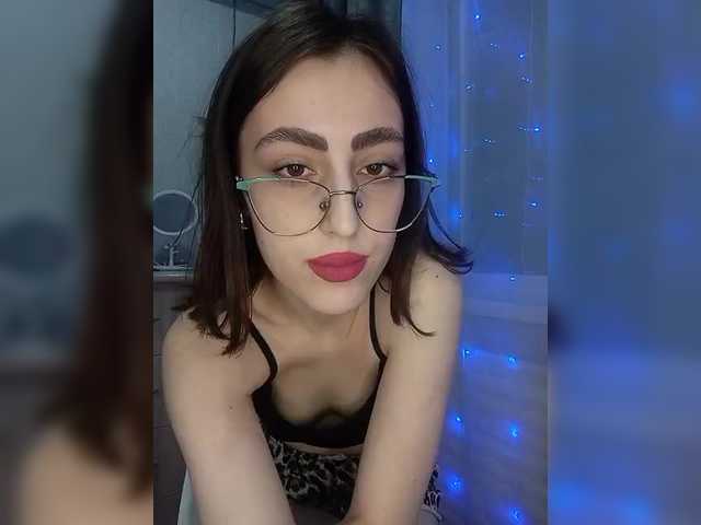 kiska-kira's BongaCams show and profile