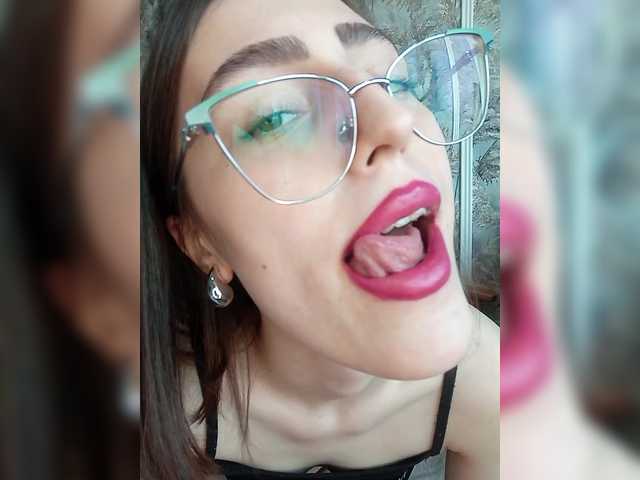 kiska-kira's BongaCams show and profile