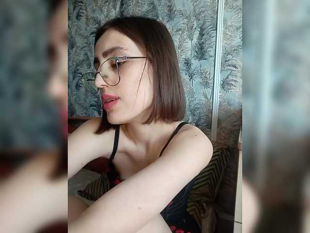 kiska-kira's BongaCams show and profile