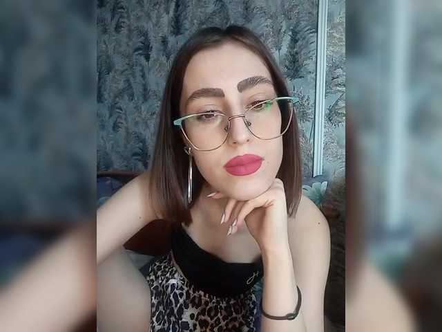 kiska-kira's BongaCams show and profile