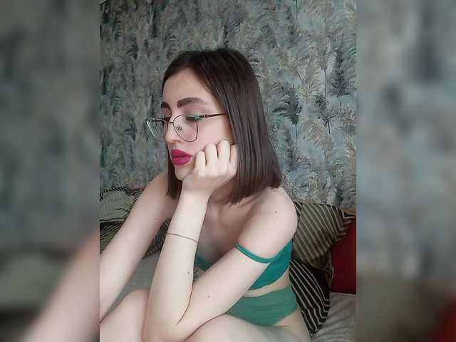 kiska-kira's BongaCams show and profile