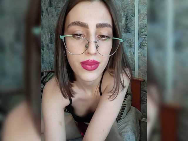 kiska-kira's BongaCams show and profile