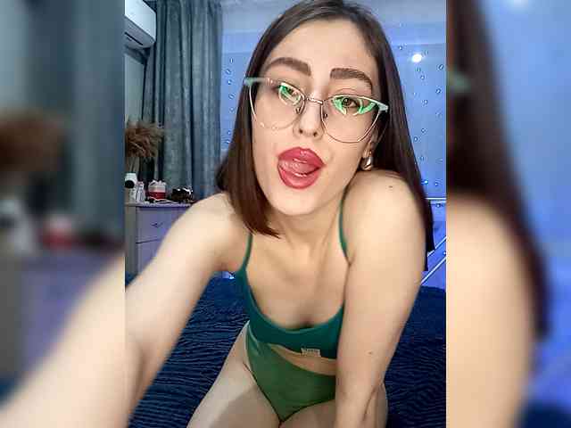 kiska-kira Live Webcam on BongaCams