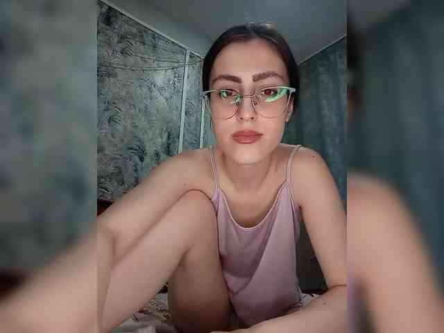 upskirt web cam Kiska-kira
