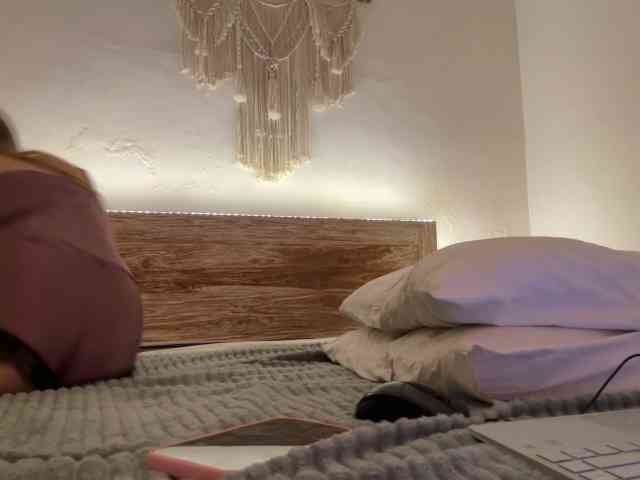 PrincessValeri webcam
