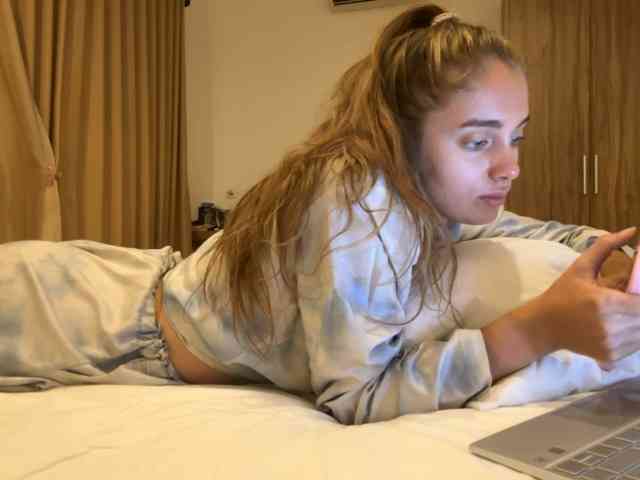 PrincessValeri webcam