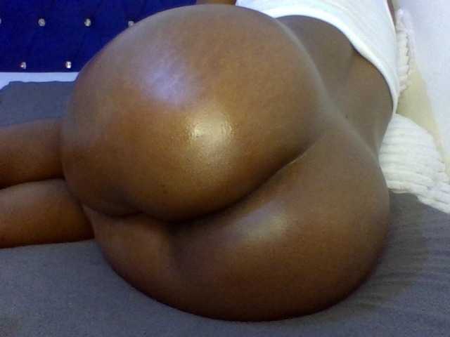 QueenJacky's BongaCams show and profile