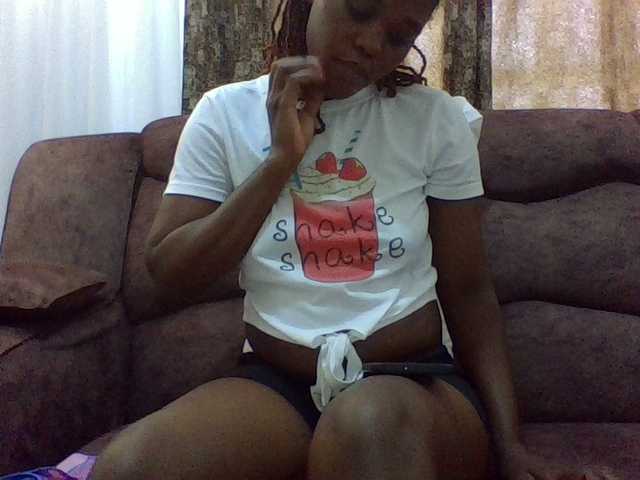 QueenJacky's BongaCams show and profile