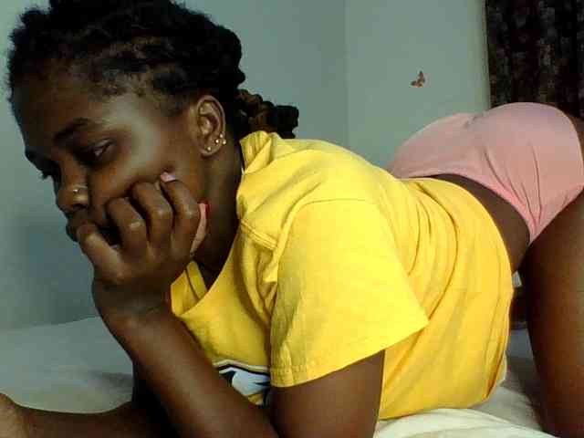 QueenJacky webcam