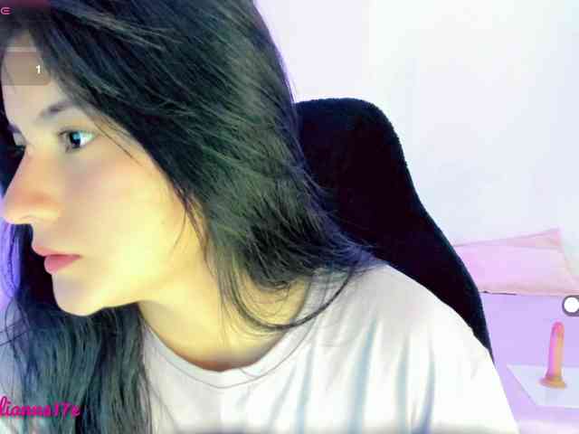 julianna17 webcam