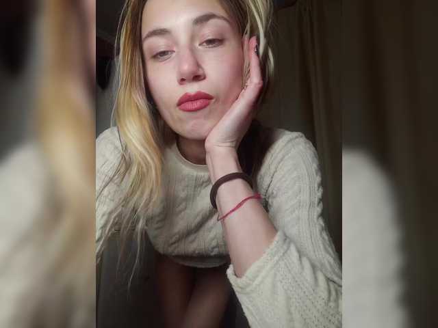 SurfinBird's BongaCams show and profile