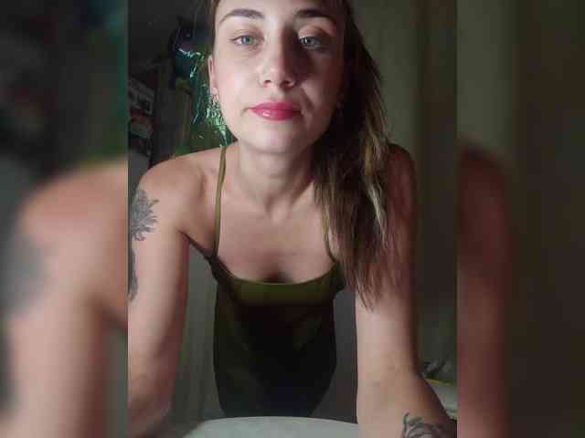 MilkyGirl webcam