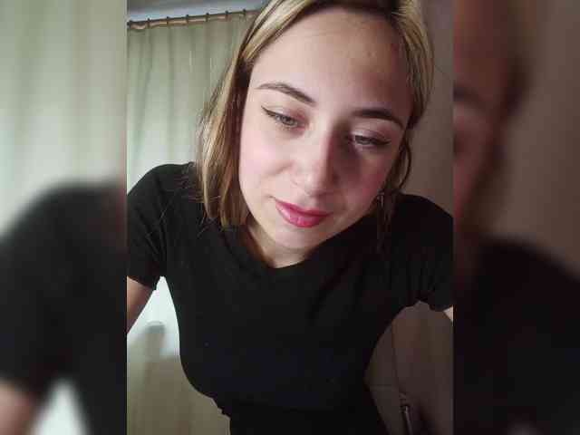 MilkyGirl webcam