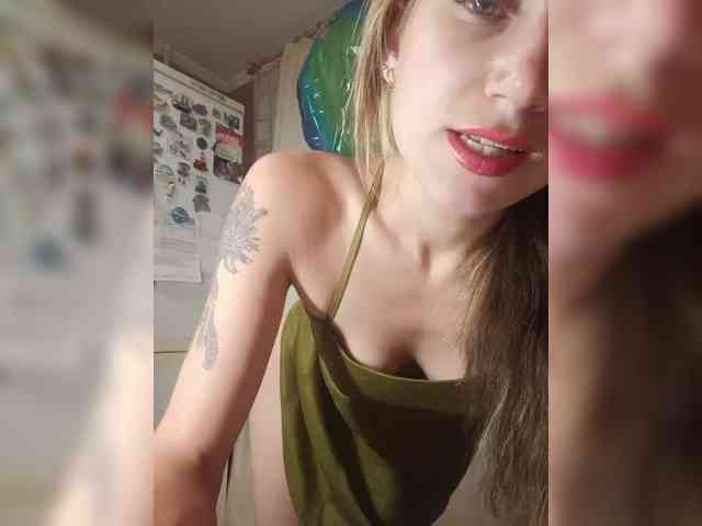 MilkyGirl webcam