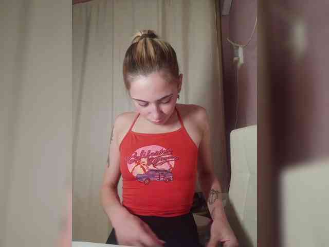 MilkyGirl webcam