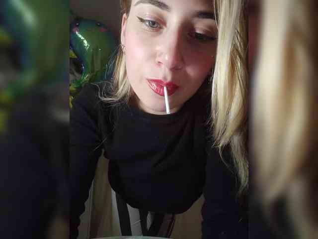 MilkyGirl webcam
