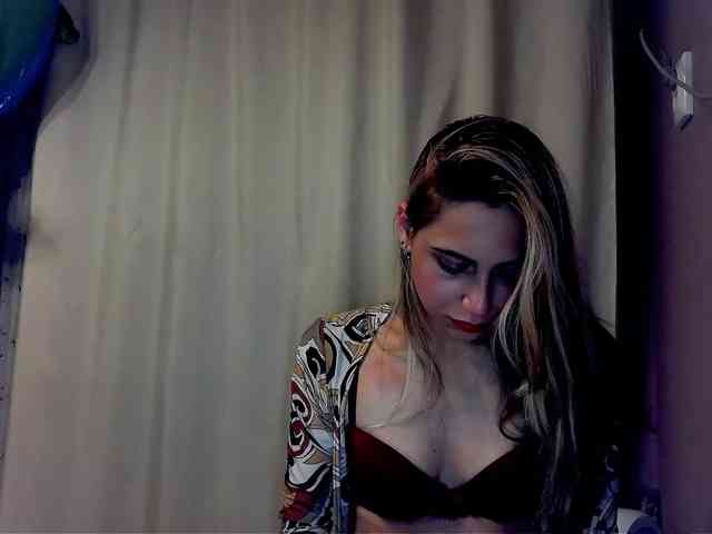 MilkyGirl webcam