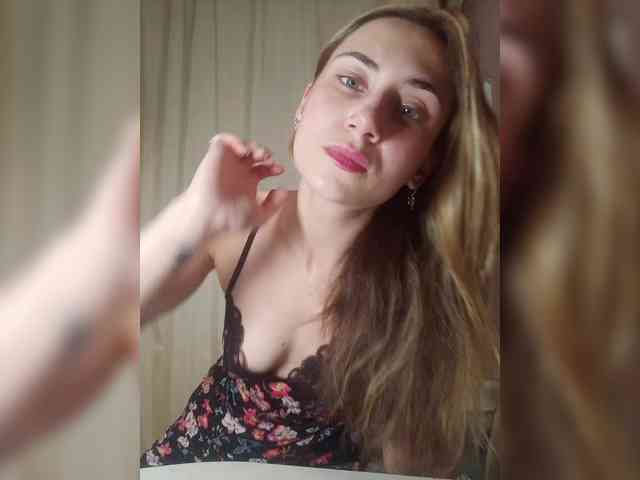 MilkyGirl webcam